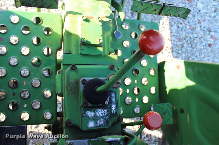 image for item BE9321 John Deere 850 tractor