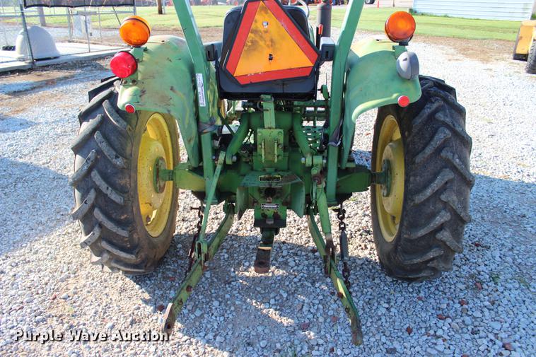 image for item BE9321 John Deere 850 tractor