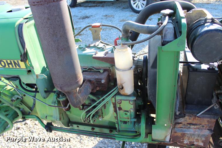 image for item BE9321 John Deere 850 tractor