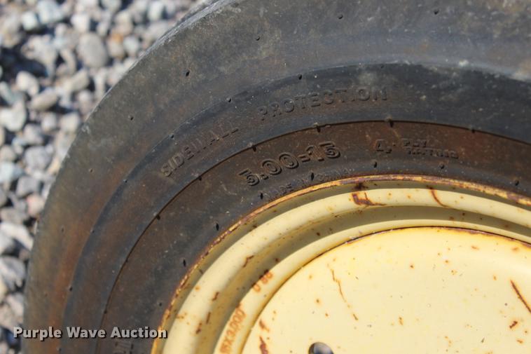 image for item BE9321 John Deere 850 tractor