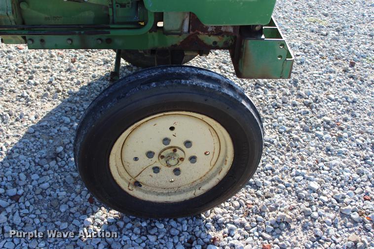 image for item BE9321 John Deere 850 tractor