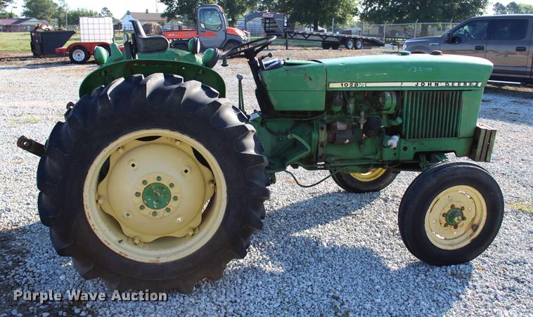 image for item BE9322 John Deere 1020 tractor