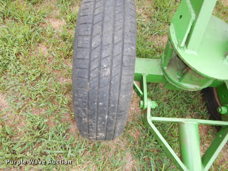 image for item DB8293 John Deere LR25 hay rake