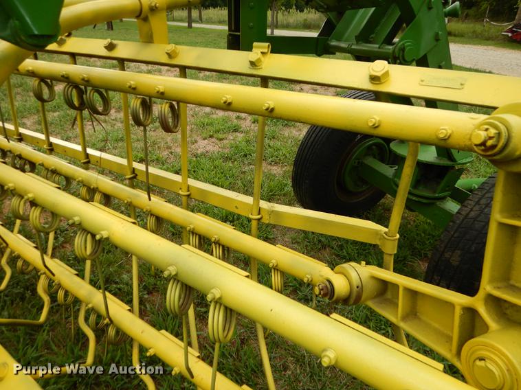 image for item DB8293 John Deere LR25 hay rake