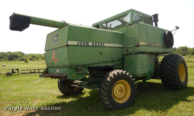 image for item DB8327 1980 John Deere 8820 combine
