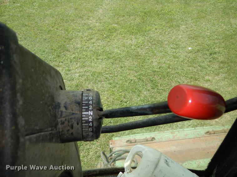 image for item DB8327 1980 John Deere 8820 combine