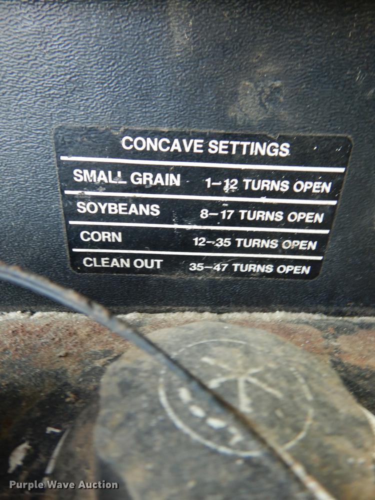 image for item DB8327 1980 John Deere 8820 combine