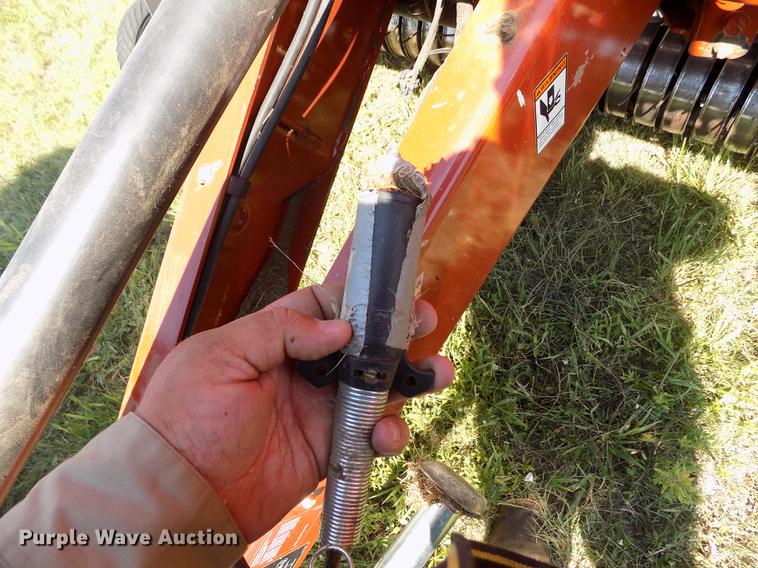 image for item DB9182 2009 Massey Ferguson 2756A round baler