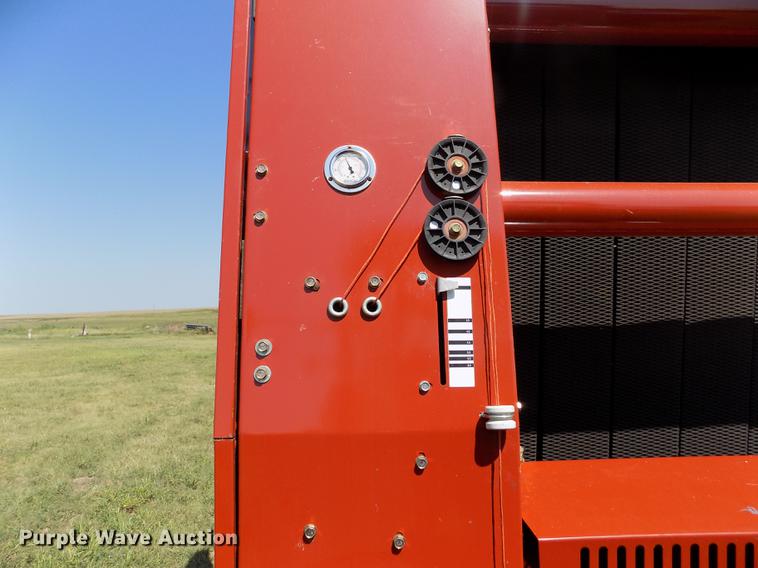 image for item DB9182 2009 Massey Ferguson 2756A round baler