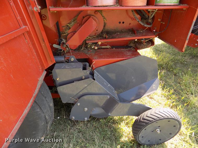 image for item DB9182 2009 Massey Ferguson 2756A round baler
