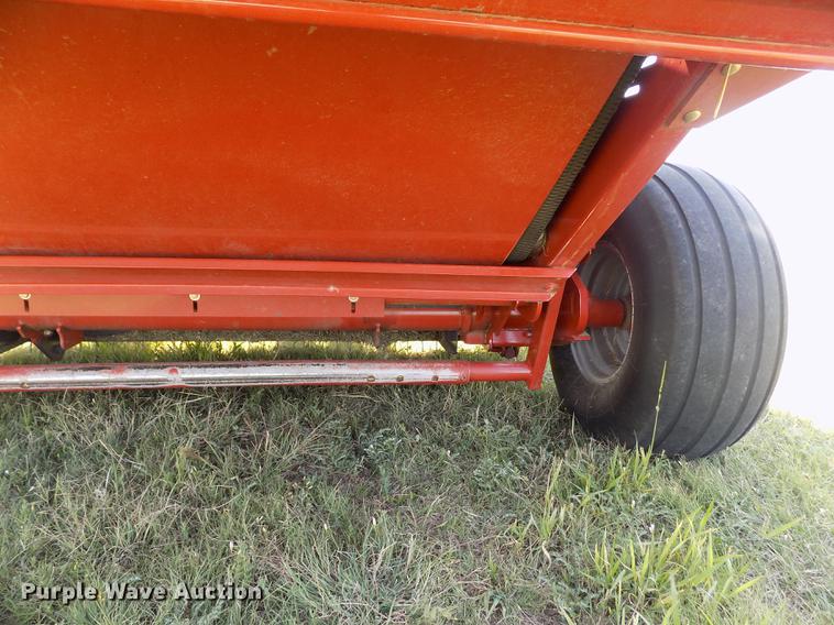 image for item DB9182 2009 Massey Ferguson 2756A round baler