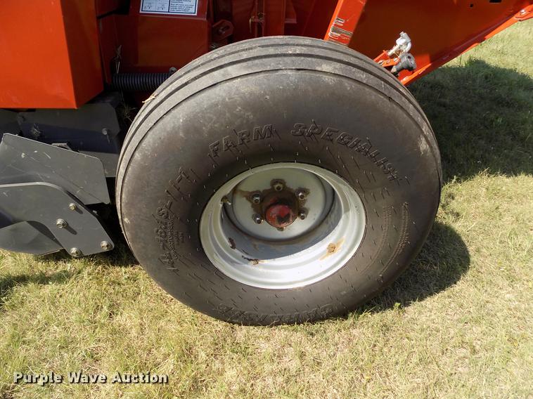 image for item DB9182 2009 Massey Ferguson 2756A round baler