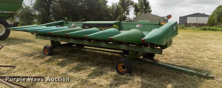 image for item DB9190 1994 John Deere 893 corn head