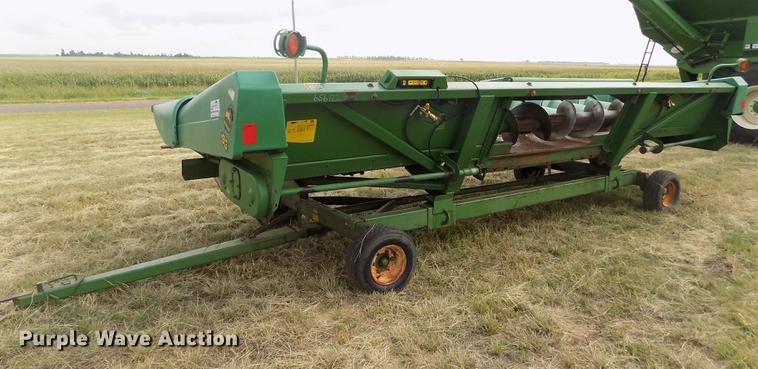 image for item DB9190 1994 John Deere 893 corn head