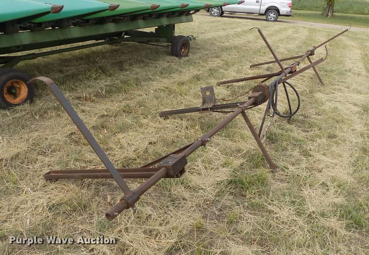 image for item DB9190 1994 John Deere 893 corn head