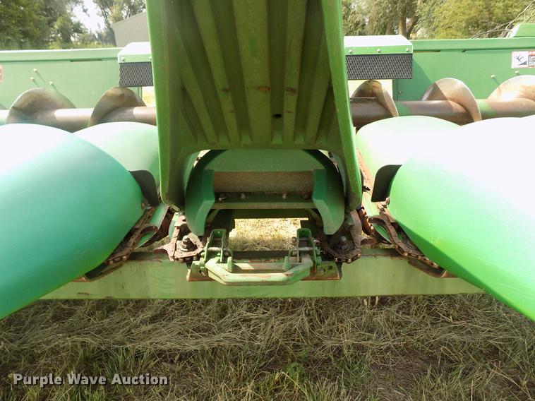 image for item DB9190 1994 John Deere 893 corn head