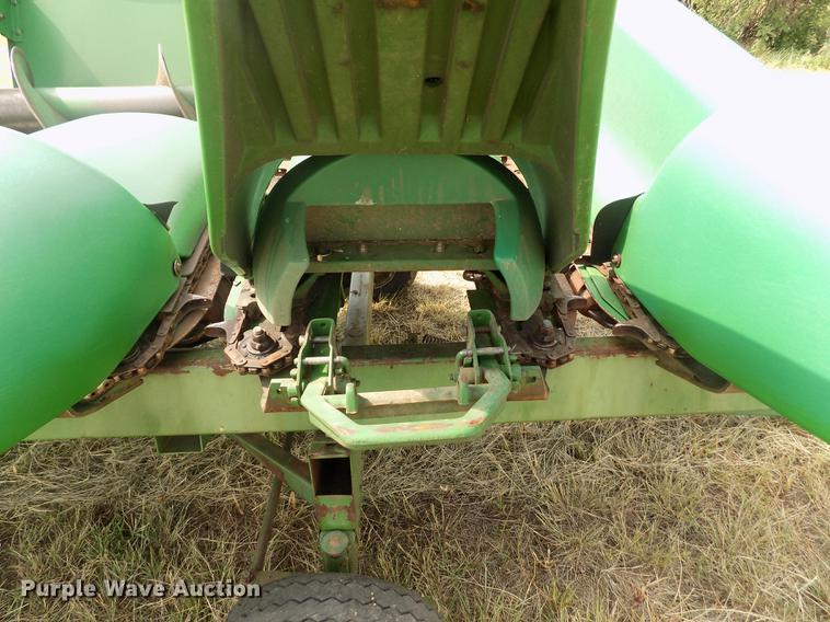 image for item DB9190 1994 John Deere 893 corn head