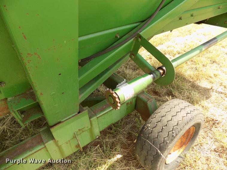 image for item DB9190 1994 John Deere 893 corn head