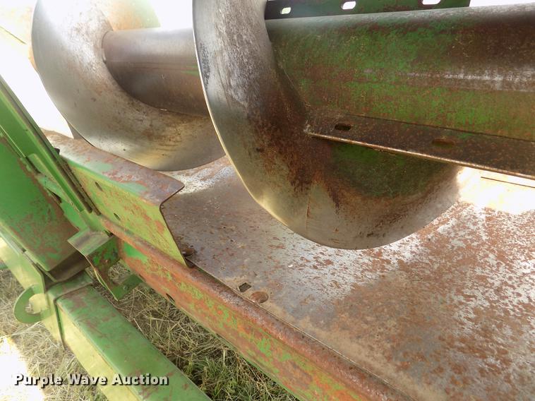 image for item DB9190 1994 John Deere 893 corn head