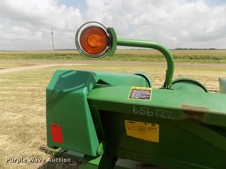 image for item DB9190 1994 John Deere 893 corn head