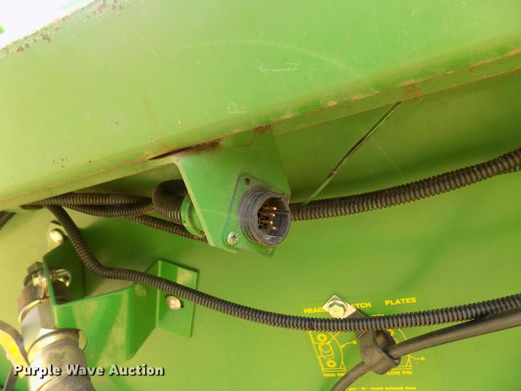 image for item DB9190 1994 John Deere 893 corn head