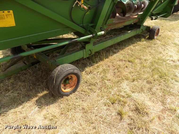 image for item DB9190 1994 John Deere 893 corn head