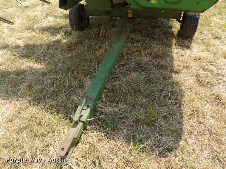 image for item DB9190 1994 John Deere 893 corn head