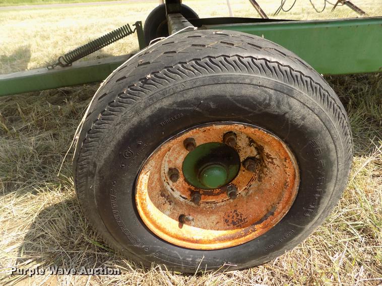 image for item DB9190 1994 John Deere 893 corn head