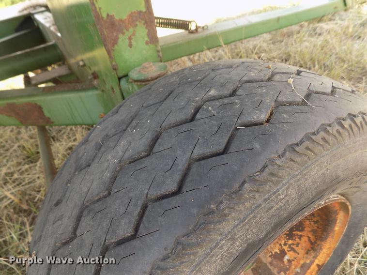 image for item DB9190 1994 John Deere 893 corn head