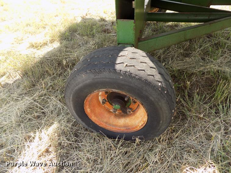 image for item DB9190 1994 John Deere 893 corn head