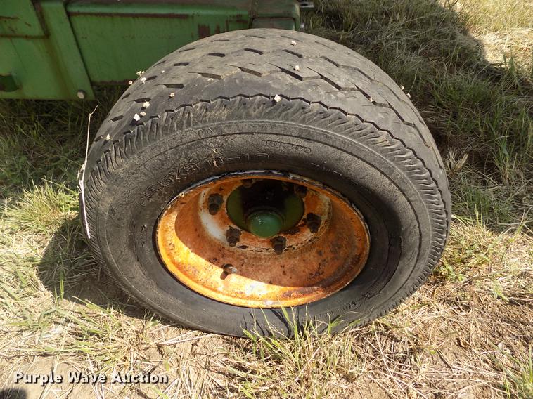 image for item DB9190 1994 John Deere 893 corn head