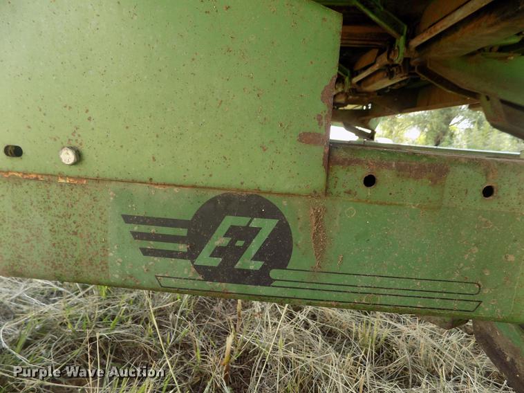 image for item DB9190 1994 John Deere 893 corn head