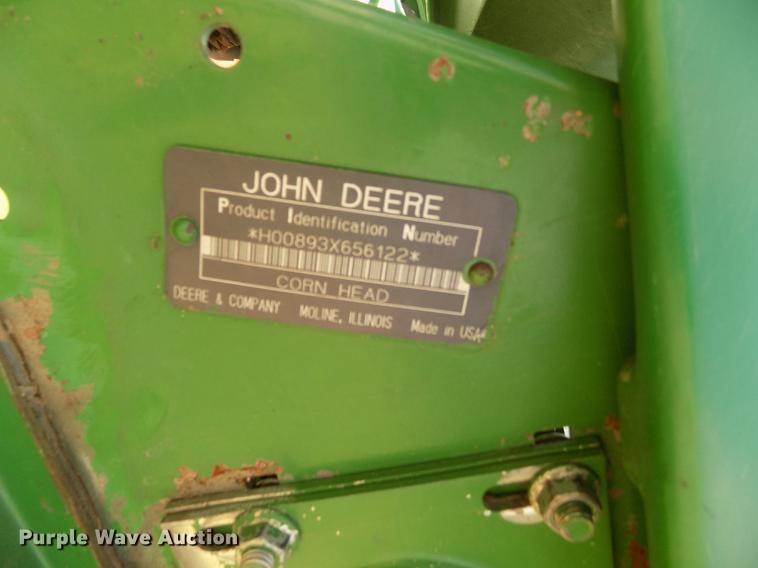 image for item DB9190 1994 John Deere 893 corn head