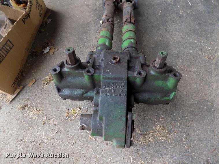 image for item DB9190 1994 John Deere 893 corn head