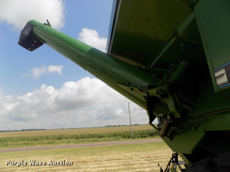 image for item DB9191 2000 Brent 776 grain cart