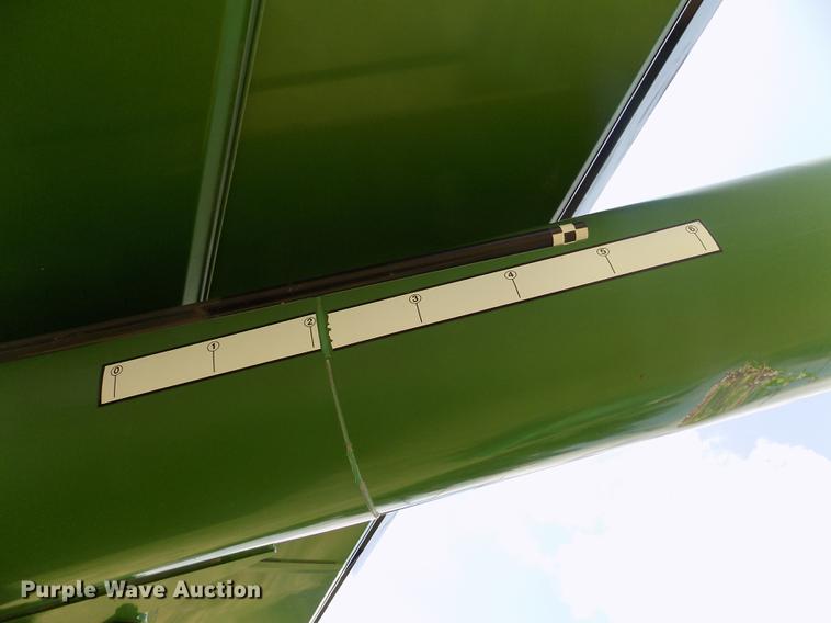 image for item DB9191 2000 Brent 776 grain cart