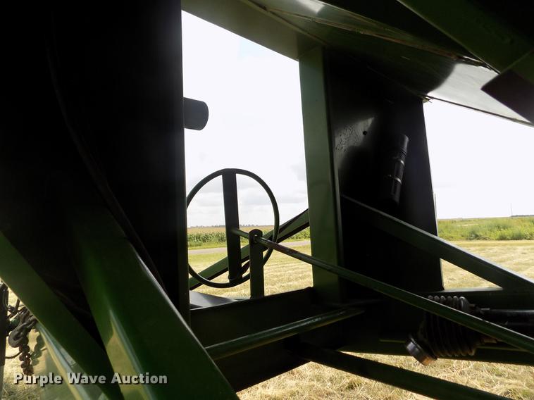 image for item DB9191 2000 Brent 776 grain cart