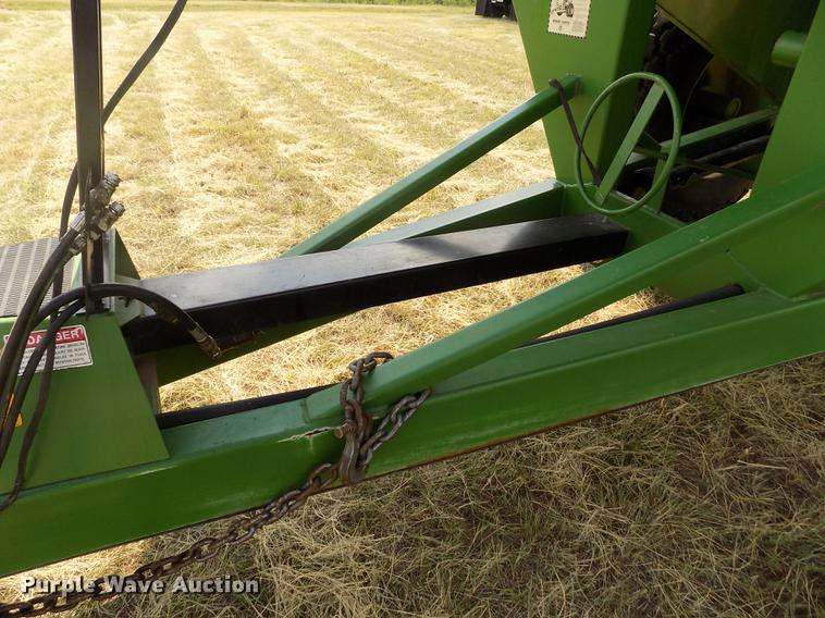 image for item DB9191 2000 Brent 776 grain cart