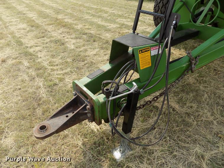 image for item DB9191 2000 Brent 776 grain cart