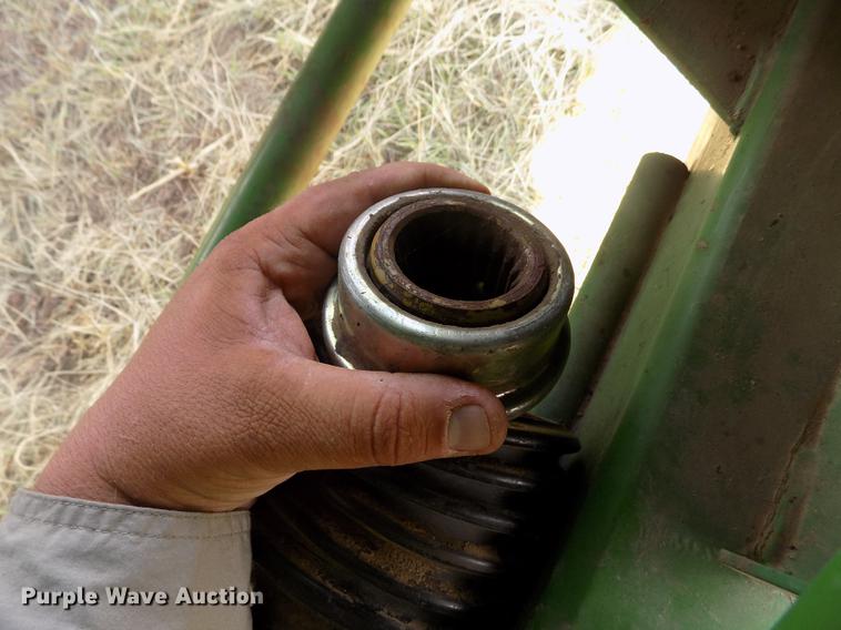 image for item DB9191 2000 Brent 776 grain cart