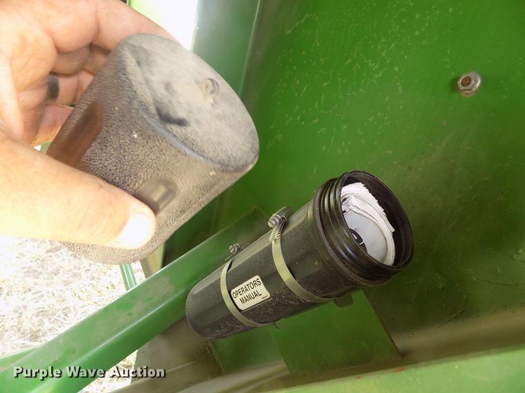 image for item DB9191 2000 Brent 776 grain cart