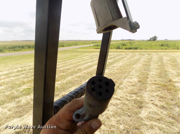 image for item DB9191 2000 Brent 776 grain cart