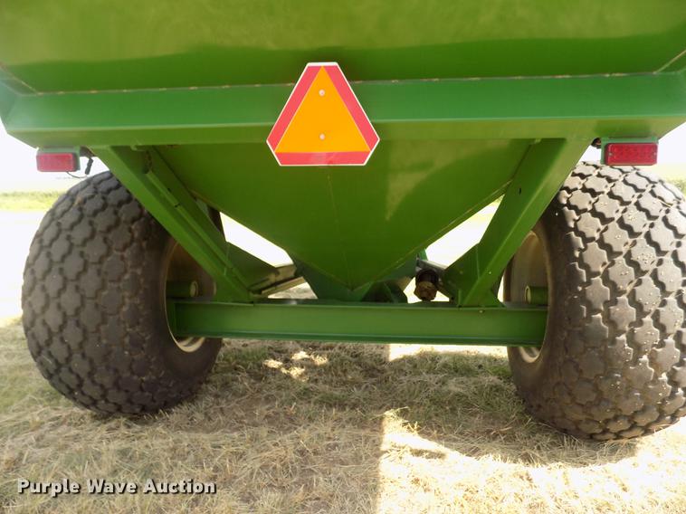 image for item DB9191 2000 Brent 776 grain cart