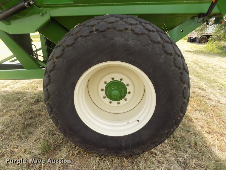 image for item DB9191 2000 Brent 776 grain cart