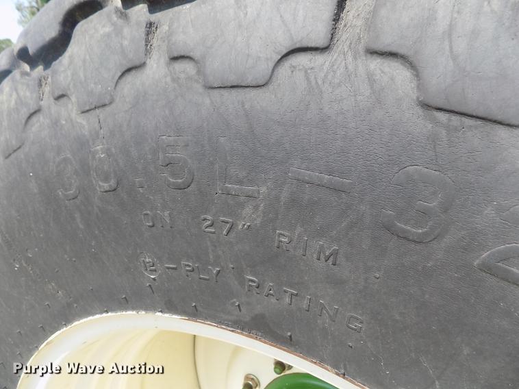 image for item DB9191 2000 Brent 776 grain cart