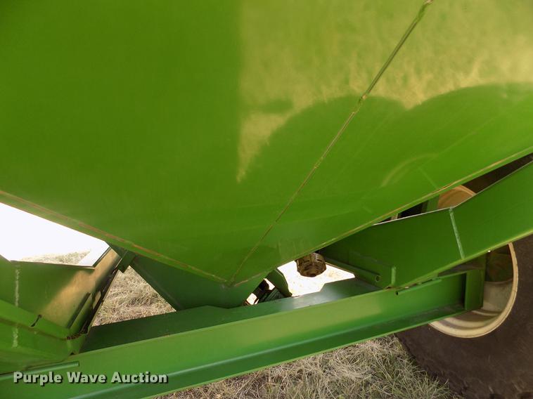 image for item DB9191 2000 Brent 776 grain cart