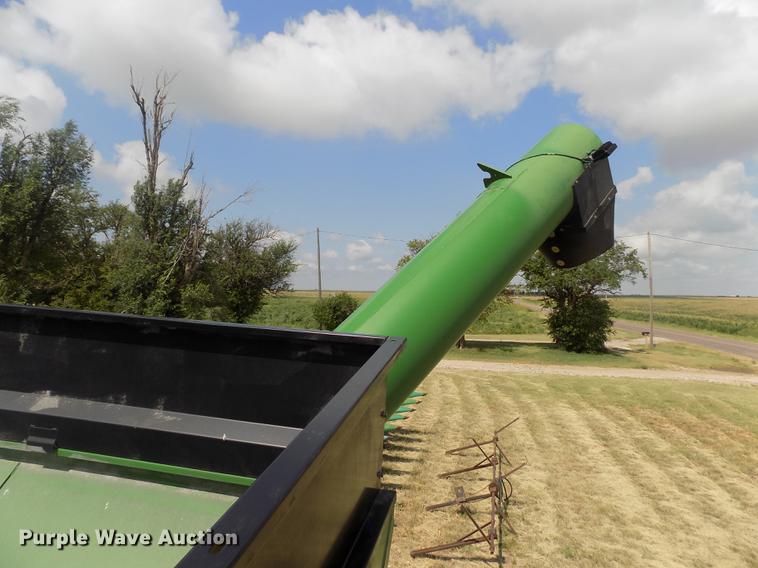 image for item DB9191 2000 Brent 776 grain cart