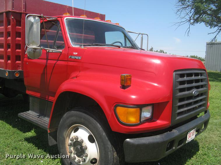 image for item DC1250 1998 Ford F700 grain truck