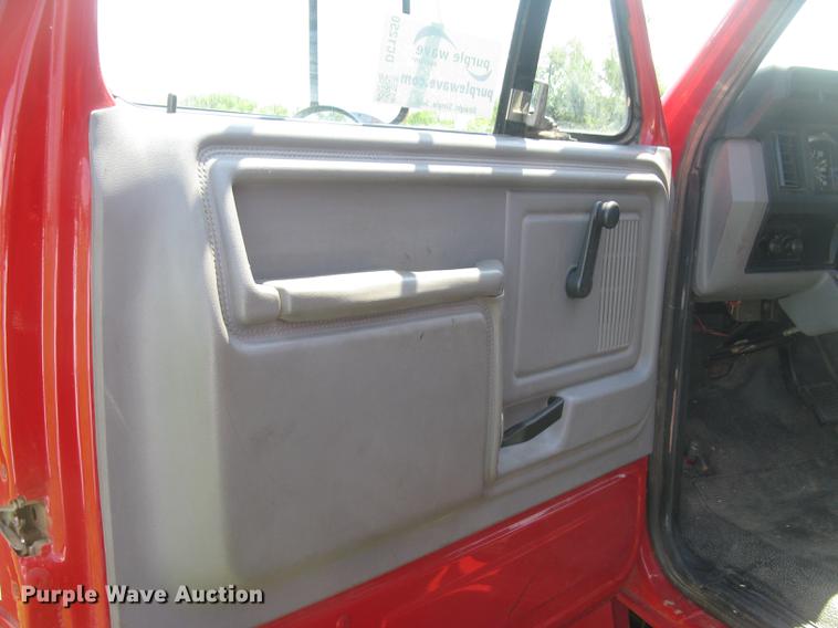 image for item DC1250 1998 Ford F700 grain truck