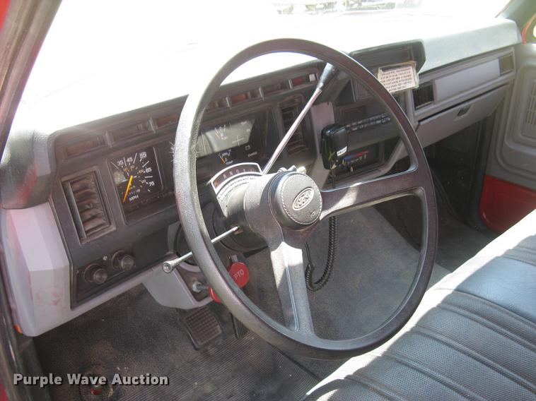 image for item DC1250 1998 Ford F700 grain truck